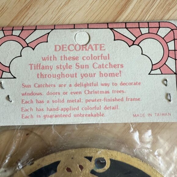 Vintage Suncatcher Girl Praying w Doll Design W/Suction Cup 3-1/4" Brass Glass - Picture 4 of 4